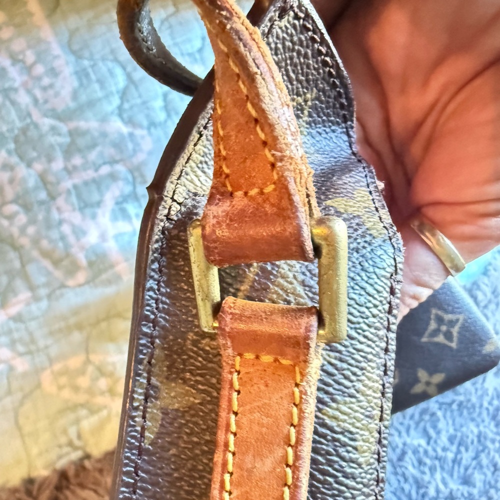 Louis Vuitton Monogram Black and Brown Shoulder Bag - Picture 6 of 16